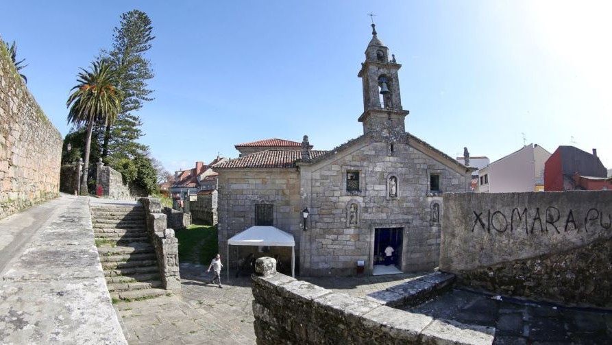 Iglesia de Santiago do Deán en A Pobra do Caramiñal