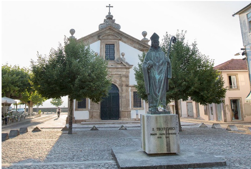 Calles empedradas en el casco histórico de Valença