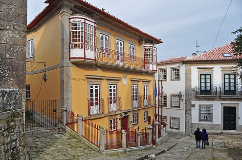Tiendas tradicionales dentro de la fortaleza de Valença