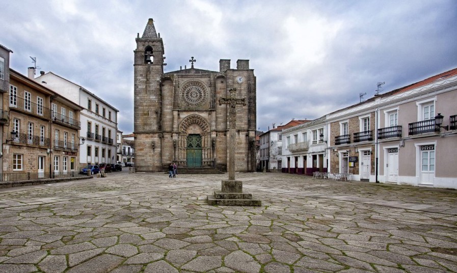Iglesia de San Martiño de Noia