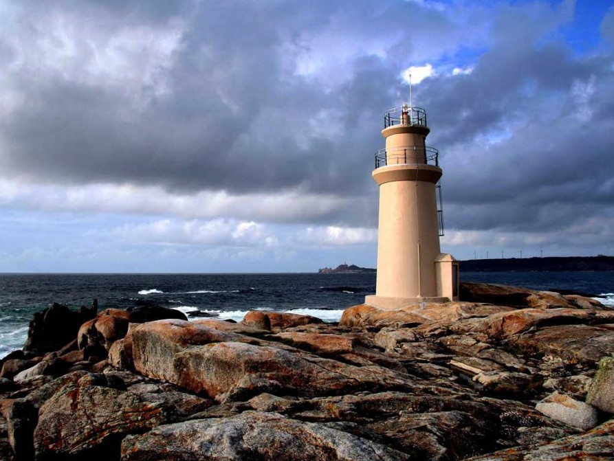 Faro de Muxía al atardecer