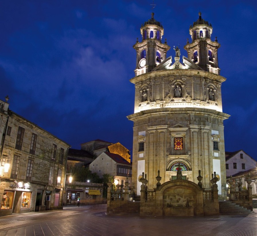 Plaza histórica en el centro de Pontevedra